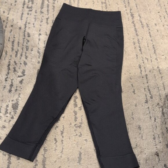 Lululemon Zone In Crop Black - Picture 8 of 11